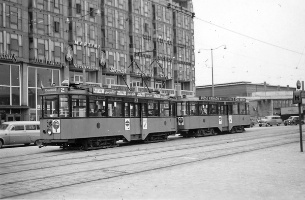 495, lijn 2, Stationsplein, 1-3-1956 (H.J. van Zadelhoff)