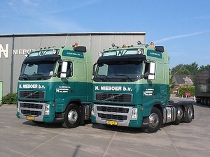 2 X Volvo