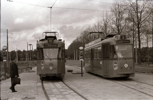 112, lijn 8, en motorrijtuig 2, lijn 3, Laan van Nooitgedacht,