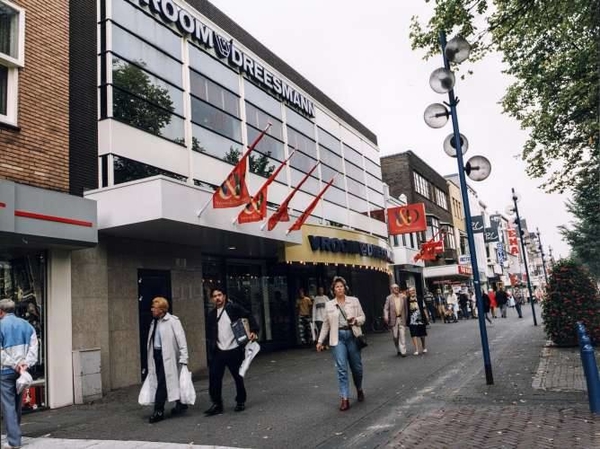 We gaan weer terug in de tijd, ditmaal met V&D Beverwijk.