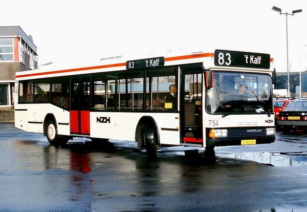 De 754 reed midden jaren 90 kort voor de NZH in Zaandam