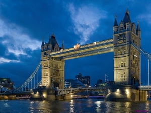 tower-bridge-london_984246329