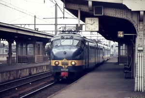 Benelux (Mat'54) passeert Antwerpen-Oost op 21, maart,1981.