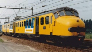 ELD2 324 wordt op 15-11-1956 afgeleverd door Allan