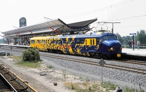 NS mat.'54 363 kunsttrein pendelt tussen Amsterdam RAI 23-05-1993