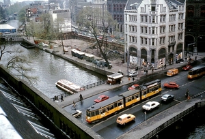 Die lege plek waar de Twentsche Bank heeft gestaan aan het Singel