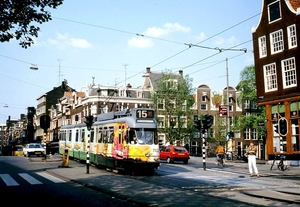 GVB 702 als 'Giftram'op de Vijzelgracht in 1991.