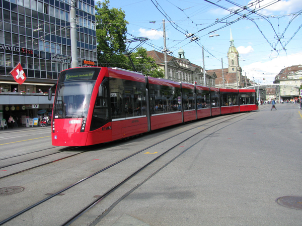 BERNMOBIL_671_(8)_Bubenbergplatz_Bern20110725