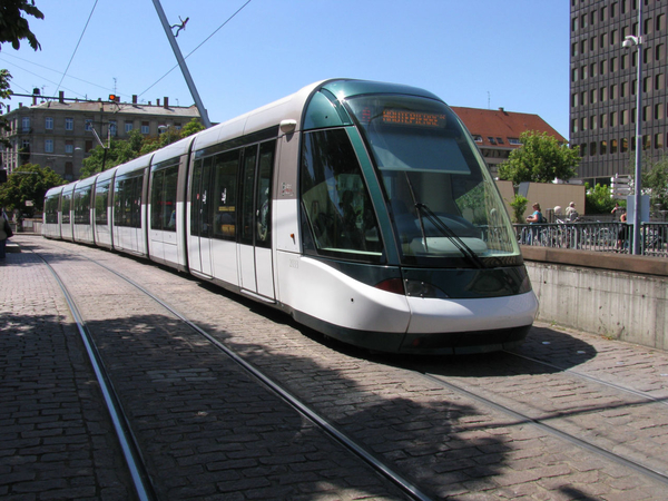 CTS_2033_(A)_Quai_Kleber_Strasbourg20090729