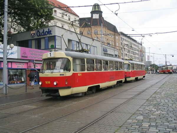 DPMB_1614_1613_(1)_Nadrazni_Brno20050719