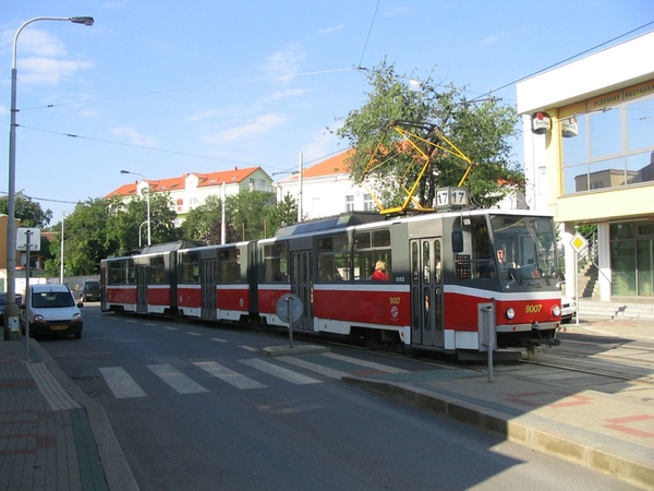 DPP_9007_(17)_Kobylisy_Praha20050713