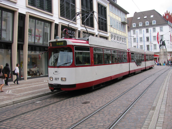 VAG_227_(3)_Bertoldstrasse_Freiburg20110726