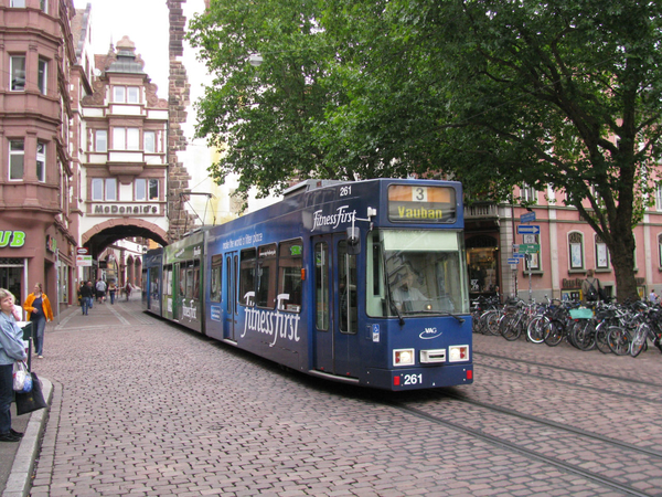 VAG_261_(3)_Kaiser_Joseph_Strasse_Freiburg20110730