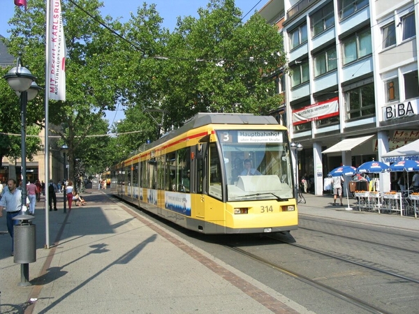 VBK_314_(3)_Marktplatz_Karlsruhe20040802