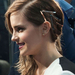 La-coiffure-a-copier-le-one-shoulder-a-barrettes-d-Emma-Watson