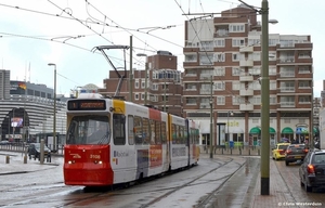 Nieuwe Mondriaan-tram met rode neus    (18 september 2017)