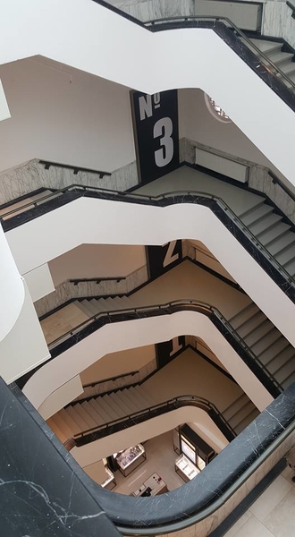 V&D Leiden. Originele trappenhuis. Nu Hudson Bay-3