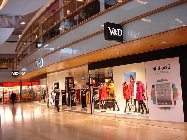 Voorzijde V&D Winkelcentrum Zuidplein