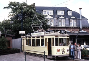 824 Sinds 2002 rijdt deze museumtram in het Deense trammuseum Skj