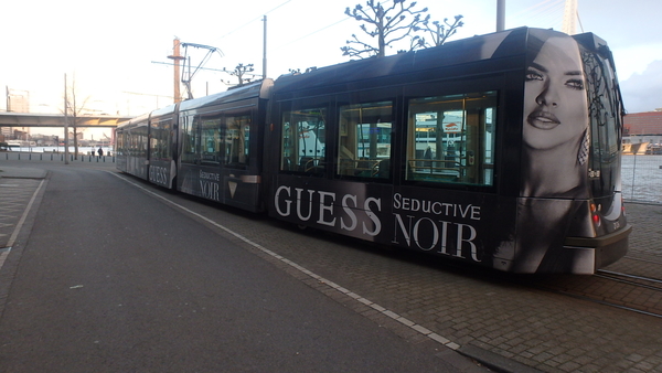 2126 - Guess Noir - 11.02.2020 RET-2