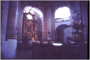 interieur, het altaar