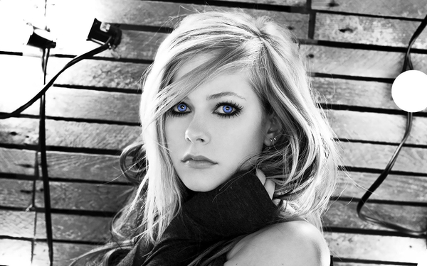 Avril_Lavigne_-_Sexy_Wallpapers_115