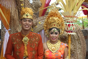 Huwelijk Dewi en Arta