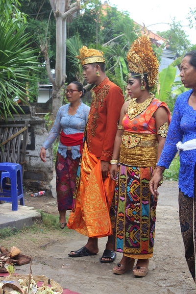 Huwelijk Dewi en Arta