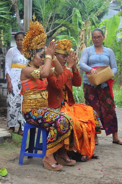 Huwelijk Dewi en Arta