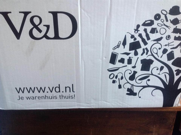 Kerstspullen opruimen! Doos komt nog steeds goed van pas!