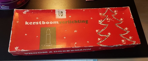 V&D Den Helder  in 1971 gekocht. Verlichting doet het nog steeds.