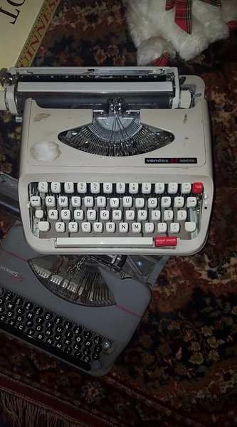 Vandaag gezien in openlucht museum Arnhem! een orginele Vendex �