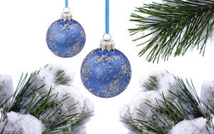 hd-kerst-wallpaper-met-blauwe-kerstballen-achtergrond-foto