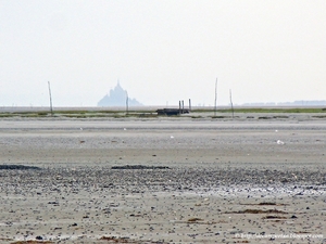 In de verte Le Mont St. Michel.