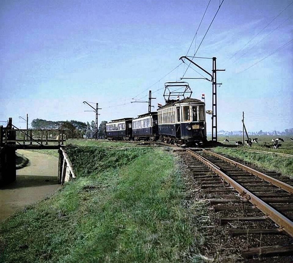 Tussen Edam en Volendam