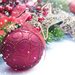 hd-kerst-wallpaper-met-een-mooie-grote-roze-kerstbal-achtergrond-