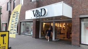 De verlichting van het logo brand nog zelfs.