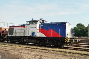 De Alstom Spitzke 203.101 staat in 2005 in Leeuwarden