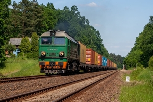 De ST44-1102 aan het werk in 2011 in Polen.