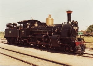 Een Kaapspoor (1067 mm) locomotief 2B-3 in Java.