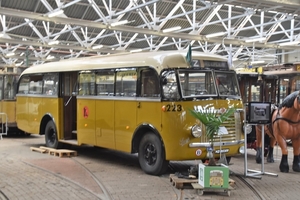 RET Saurer 223 uit 1948 van ROMEO in de garage te Rotterdam.