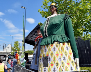 21 Juli-Viering aan Station met de Reuzen