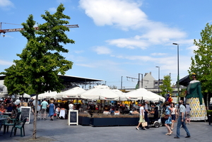 21 Juli-Viering aan Station met de Reuzen