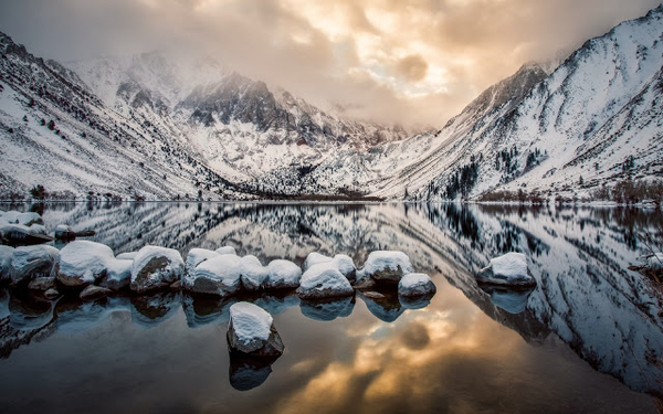 hd-hintergrundbilder-winterlandschaft-mit-bergen-und-eine-bergsee
