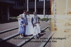 het bruidspaar met de ouders v/d bruidegom