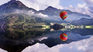 mountain-lake-baloon_433553070