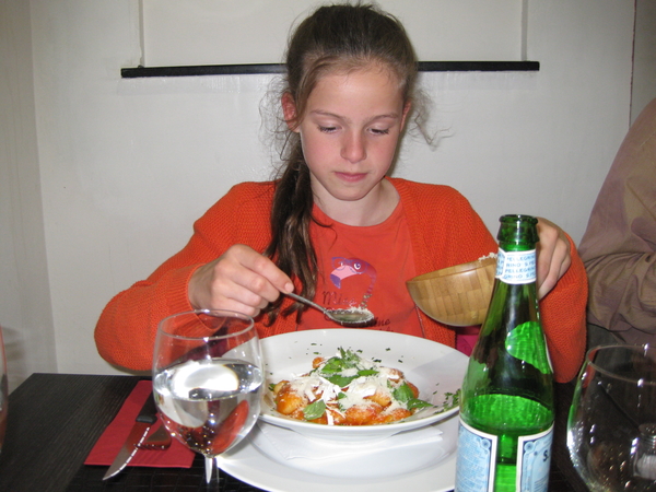 02) Jana met haar pastagerecht