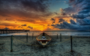 lifeguard_boat_on_beach_sunset_hdr_sea_rope-Bnrn