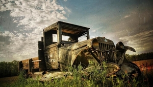 a-rotten_truck_hdr-197071