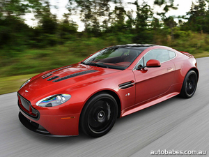 2015_astonmartin_v12vantage_04-800